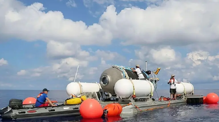 "No hay cápsula de escape": cómo es viajar a bordo del submarino Titán que se perdió camino al Titanic