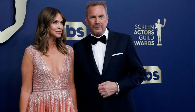 Cuántos millones le pidieron al actor Kevin Costner por la manutención de sus hijos