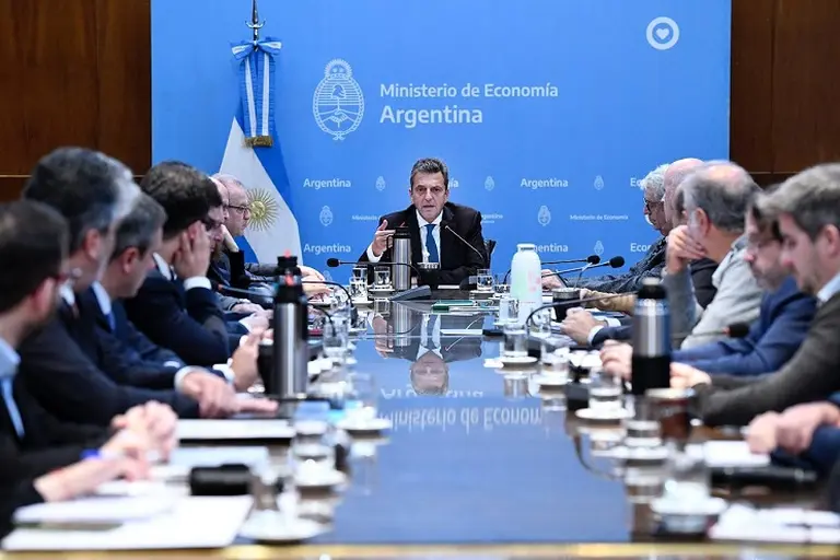 Con el eje en la gestión, Massa se reunió con el equipo económico en el Palacio de Hacienda