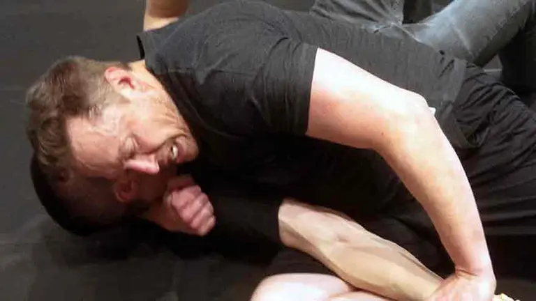 Elon Musk se entrena así para su pelea con Mark Zuckerberg en una jaula