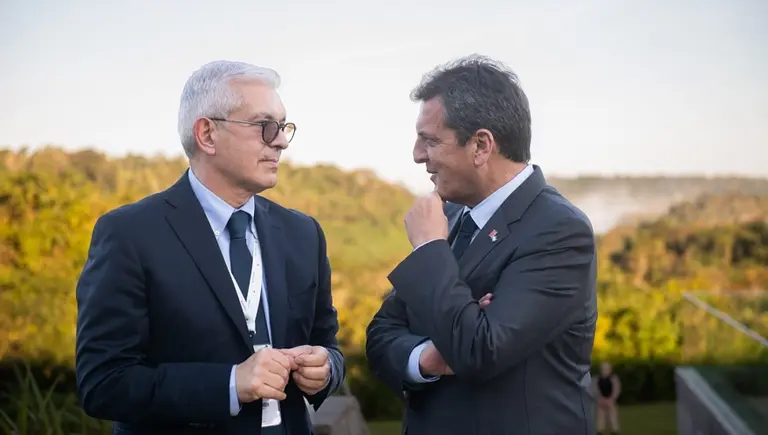 Para lograr un "acuerdo social" con los gremios, Massa sumó a una figura clave al ministerio de Economía