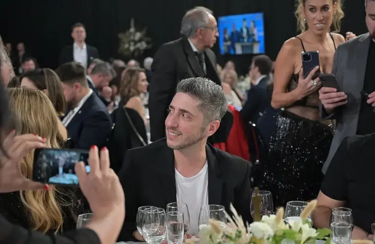 Martín Fierro 2023 | ¿Lo dejaron solo en la mesa? Jey Mammón publicó una foto con Jésica Cirio y Rodrigo Cascón