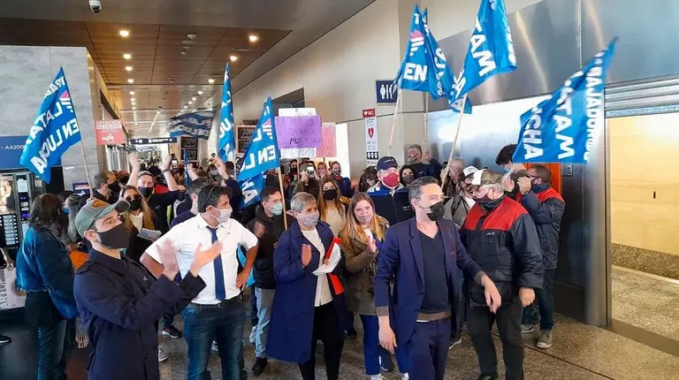 Por una medida gremial, 20 vuelos y 3.000 pasajeros fueron demorados en Aeroparque