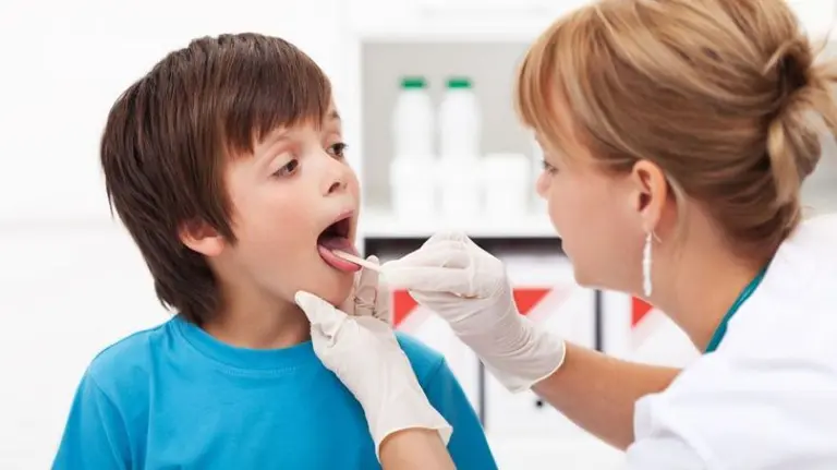 Alerta por el aumento de los casos de faringitis: cómo se contagia y qué recaudos tomar