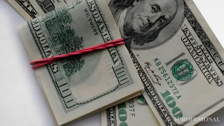 Gobierno aumentó y unificó los dólares Qatar, tarjeta y solidario: cuál es el nuevo valor tras suba de percepciones