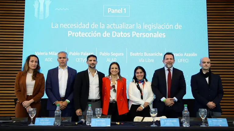 El Gobierno busca regular el uso de datos personales en bancos y empresas que ofrecen créditos