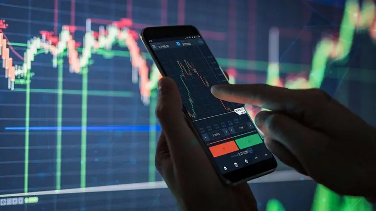 Furor en los mercados tras el triunfo de Milei: acciones de YPF "explotan" hasta 42% y bonos escalan hasta 7%