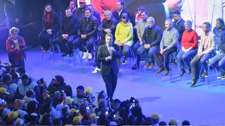 Massa, en el mega acto de la CGT: "El domingo se empieza a definir hacia qué Argentina vamos"