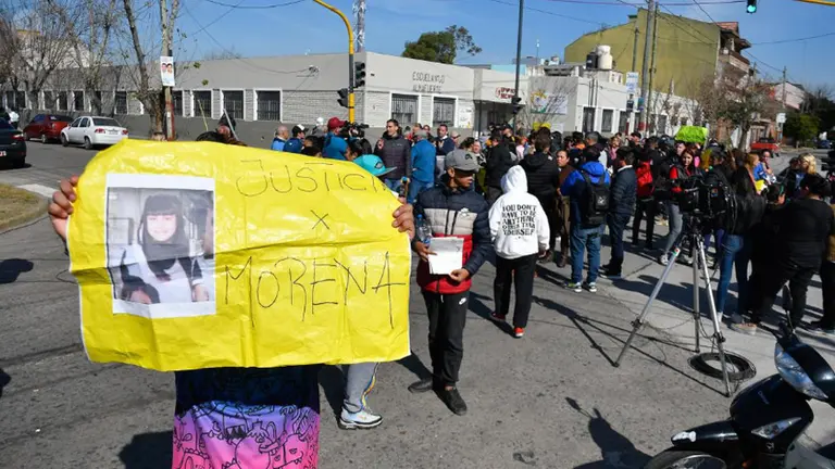 Por el asesinato de una nena de 11 años, el oficialismo y la oposición frenan sus campañas en la Provincia