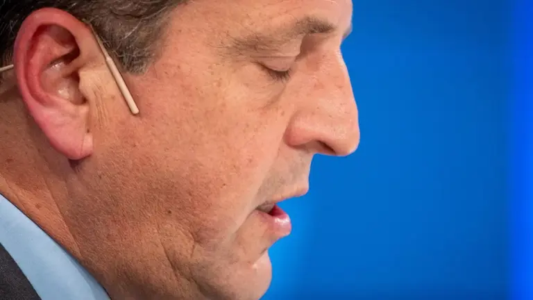 Pedaleando por un voto: el plan Massa para sacarle miles de repartidores de PedidosYa y Rappi a Javier Milei