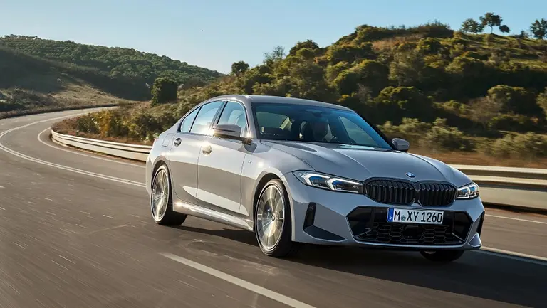 Esto sale el nuevo BMW Serie 3 que suma por primera vez una versión híbrida