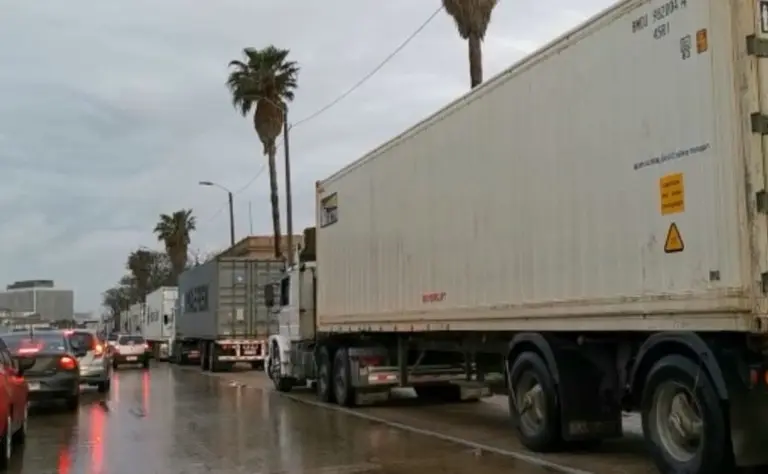 Camioneros argentinos que operan en Uruguay califican de "sinvergüenzada" a una ley de ese país: los motivos