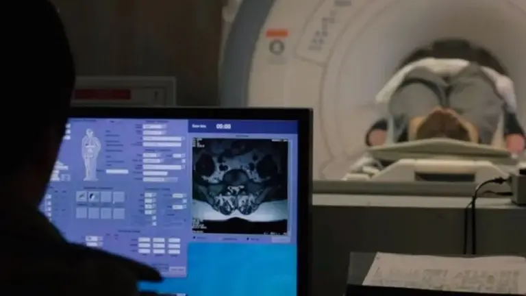 Pacientes con cáncer ya se ven afectados por el cepo a importaciones: faltan insumos para estudios