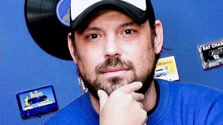 Quién es el periodista y exprecandidato de Guillermo Moreno que está prófugo por corrupción de menores