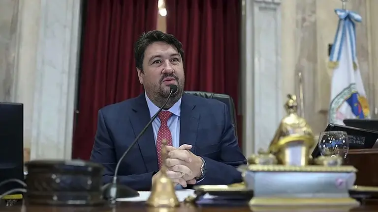 Una provincia se rebeló contra la suma fija de Massa y sacaron a la luz el patrimonio oculto de un senador y exgobernador