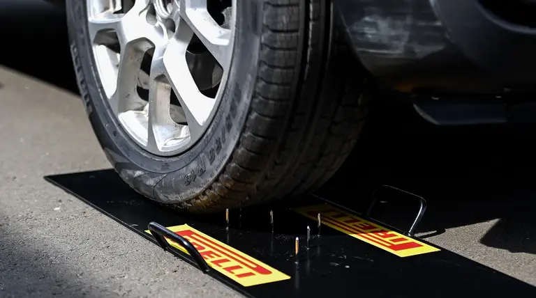 Pirelli detiene la producción por falta de ventas: la empresa y el sindicato cargan contra el Gobierno