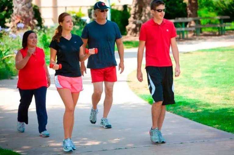 Fórmula para quemar grasas: buena alimentación y actividad física