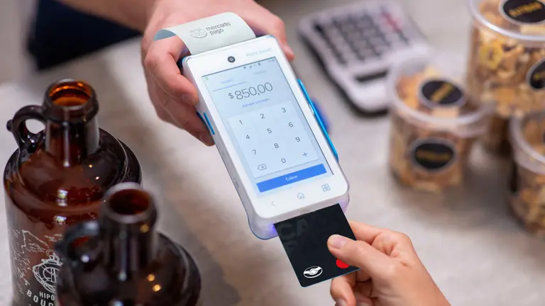 Compre sin IVA y un par de ingratas sorpresas: ¿te devuelven el impuesto si abonás con Mercado Pago o Ualá?