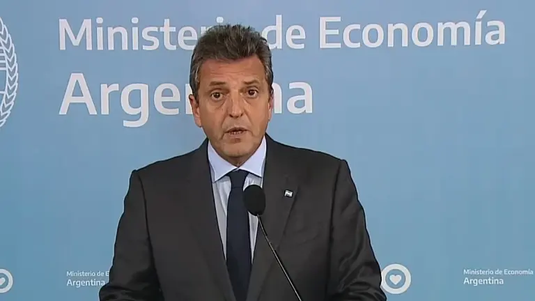 Massa anunció la devolución del IVA para trabajadores, monotributistas y jubilados: cómo se aplicará el beneficio