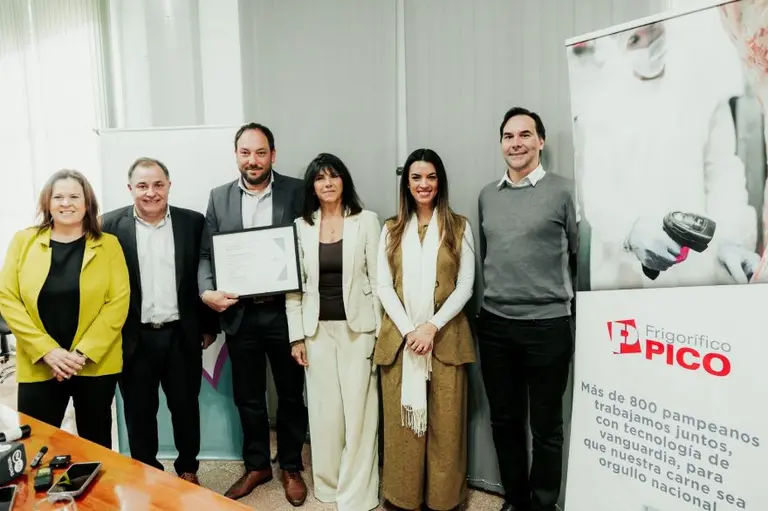 Frigorífico Pico y Ohra Pampa, primer frigorífico pampeano en recibir la distinción "marca país",
