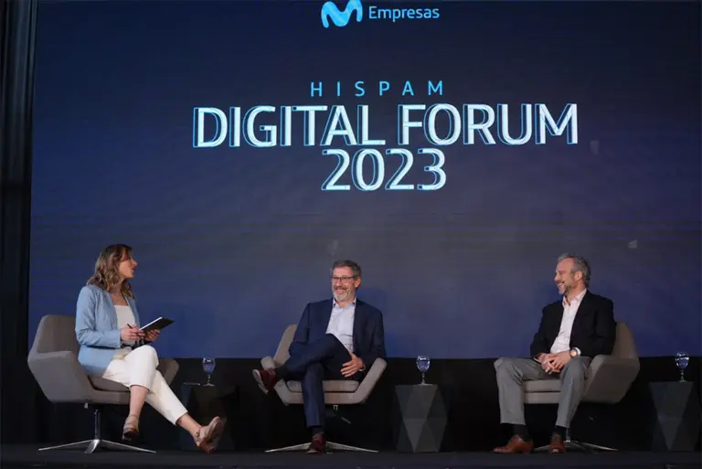 Marcelo Tarakdjian y Roberto Alexander, durante el Hispam Digital Fórum en Argentina