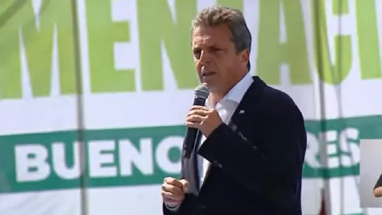 Massa, en la marcha con la CGT: "Si soy presidente, voy a convocar a un gobierno de unidad nacional"