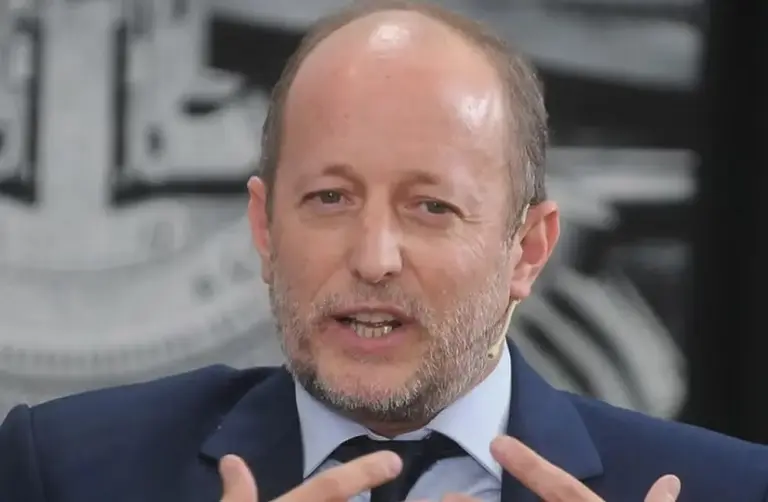 La oposición denunció a Insaurralde por enriquecimiento ilícito: piden investigar a Clerici y a Cirio