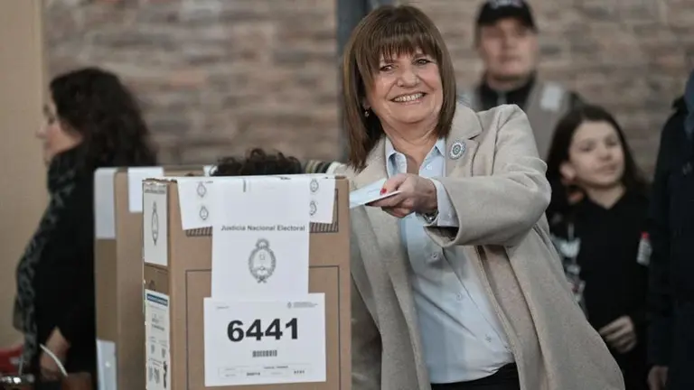 Votó Patricia Bullrich: aseguró que entrará al balotaje y que será presidenta