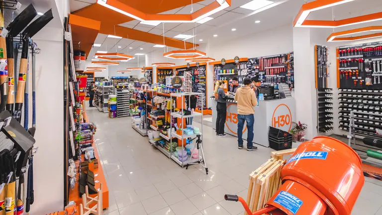 Cuánta plata hay que invertir en una franquicia de ferreterías y en qué plazos la recuperás