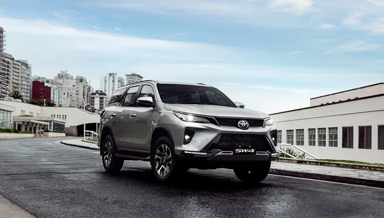 Después de la camioneta Hilux, Toyota renueva el SW4: en qué cambió y cuánto sale