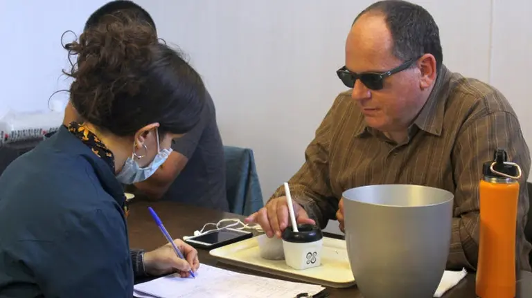 Cómo funciona el único panel de catadores ciegos de Argentina que trabaja con bodegas y empresas de diferentes rubros