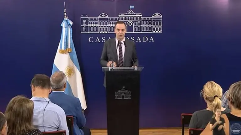 El Gobierno advirtió que se vienen meses "de muy alta inflación": los motivos