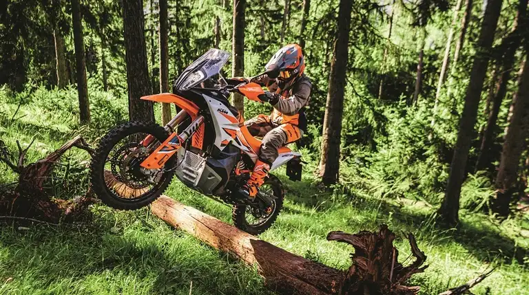¿Cuáles son las dos motos off-road de alta cilindrada que van a revolucionar el mercado?