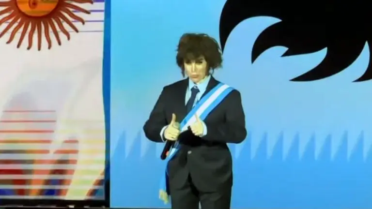 VIDEO | Así fue la imitación de Fátima Florez a Javier Milei en el estreno de su obra