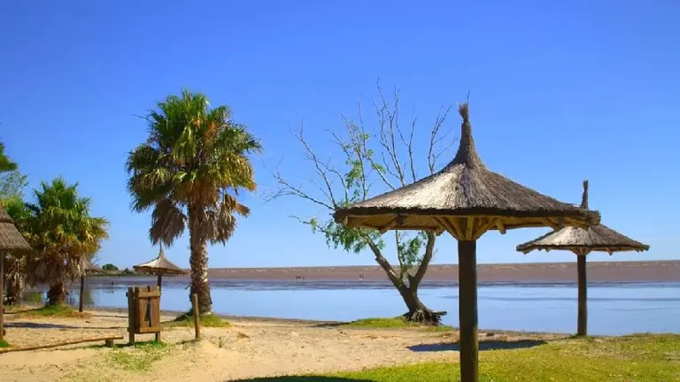 Turismo gasolero: tres playas económicas a dos horas de Buenos Aires