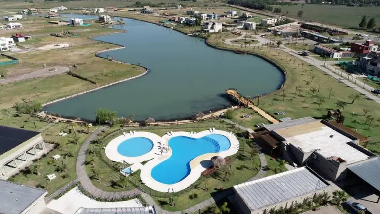 Oportunidad: sobran lotes en barrios cerrados y se venden a precios de remate