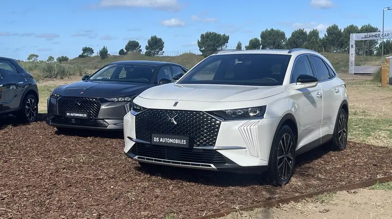 Así es el nuevo DS 7 E-Tense que llega este año al país: es híbrido enchufable y con tracción 4x4