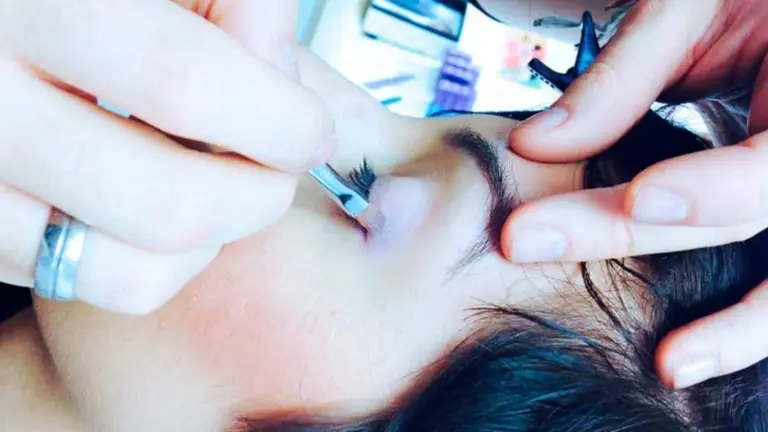 Qué es la tanatopraxia y cuál es el sueldo promedio de este trabajo