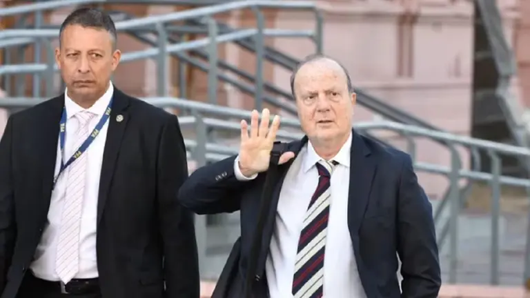 Ferraro renunció como ministro de Infraestructura, 15 días después de anunciarse su salida