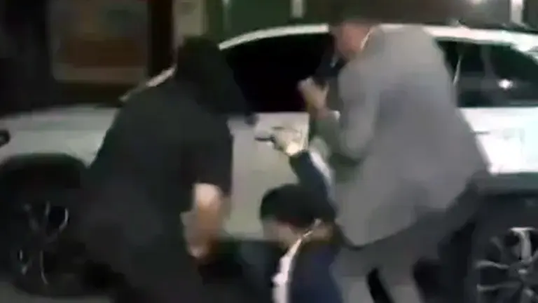 VIDEO | Ramiro Marra fue agredido frente al Congreso, donde detuvieron a 5 manifestantes