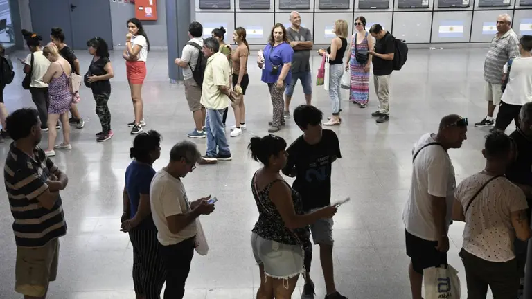 SUBE: colapsó el sistema online y hay largas filas para hacer el registro presencial