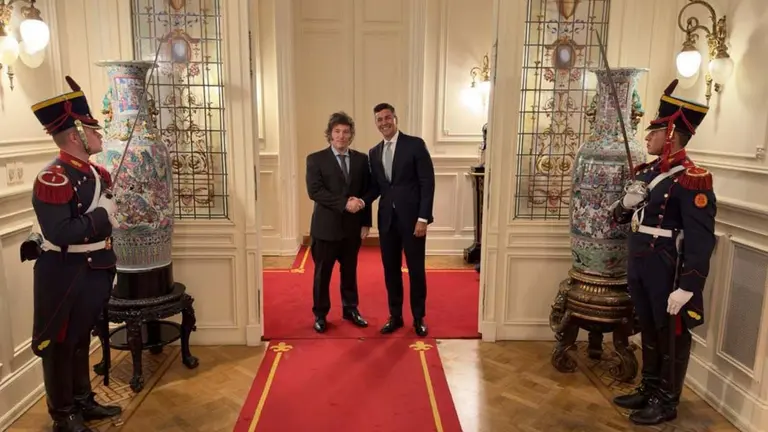 Javier Milei se reunió con su par paraguayo para explorar posibles inversiones entre ambos países