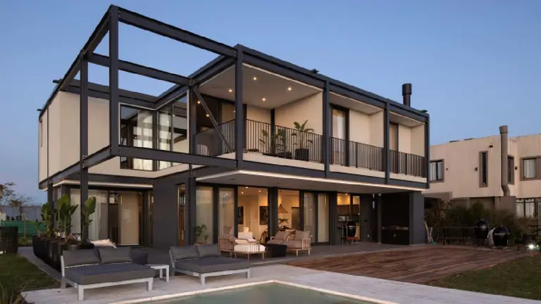 Boom del acero en proyectos inmobiliarios: beneficios y precios por metro cuadrado