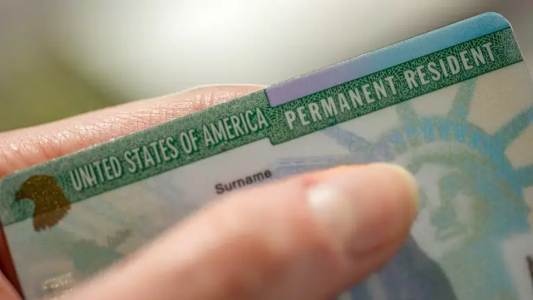 Green Card: qué necesito para obtener la residencia permanente en Estados Unidos en 2024
