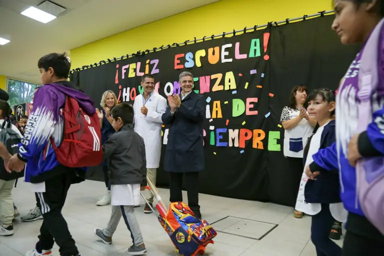 Paro docente: con adhesión dispar, comenzaron las clases en 8 provincias
