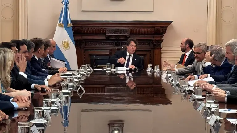 Primera reunión del Pacto de Mayo: el Gobierno advirtió que no se moverá un centímetro del "plan motosierra"