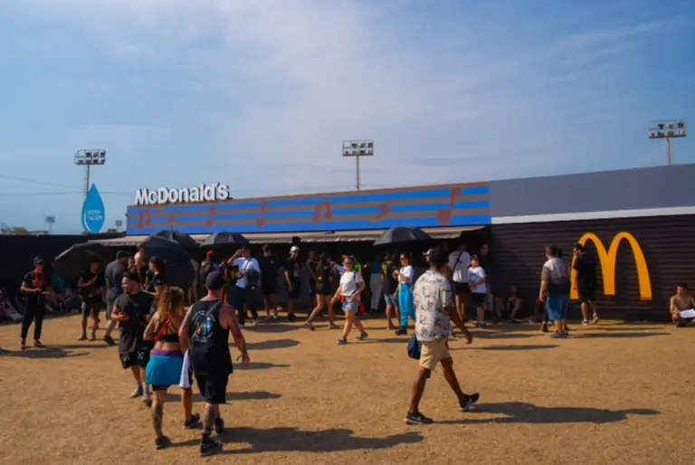 McDonald’s presente por segundo año consecutivo en el Lollapalooza con un imponente local y una propuesta sustentable