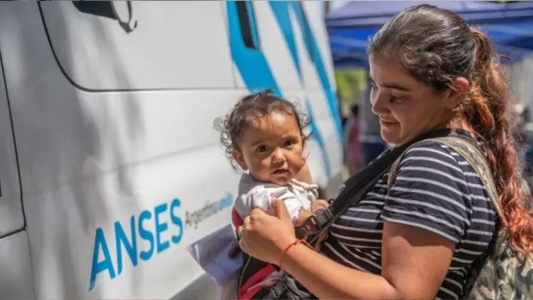 ANSES: quiénes pueden acceder a la ayuda económica para padres