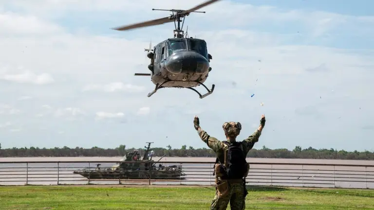 Helicópteros, lanchas y más de 120 uniformados: así es el inédito despliegue militar que el Gobierno lanzó en Rosario