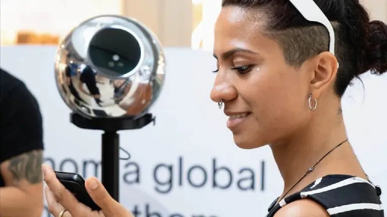 Cómo funciona el negocio del escaneo del iris, al que ya se sumaron 500.000 argentinos